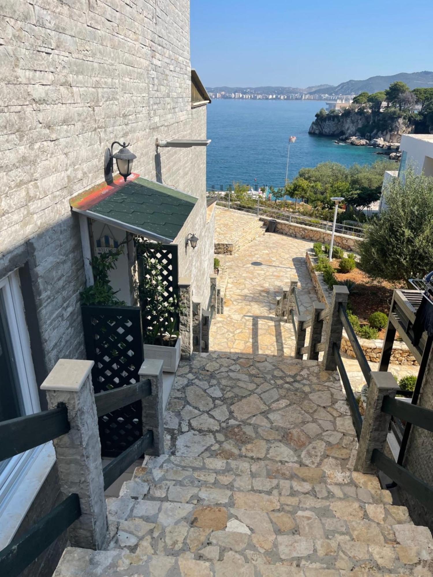Amazing View! B & C New In Appartement